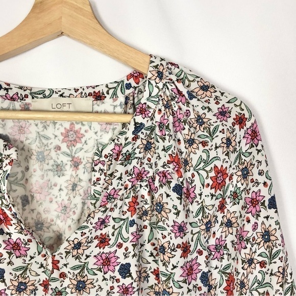 Ann Taylor LOFT Floral Split Neck Mixed Media Short Sleeve Top XS - Picture 5 of 5